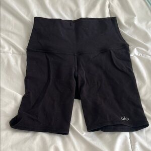 ALO Yoga Women's Classic Black Bike Shorts